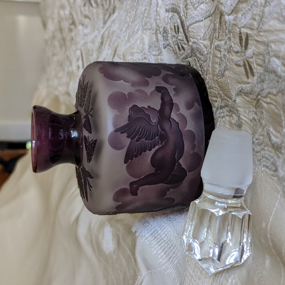 Vintage Czech Republic Cherub Perfume Bottle - Picture 4 of 6